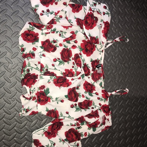 H&M Rose Blouse 🌹 - Picture 8 of 10